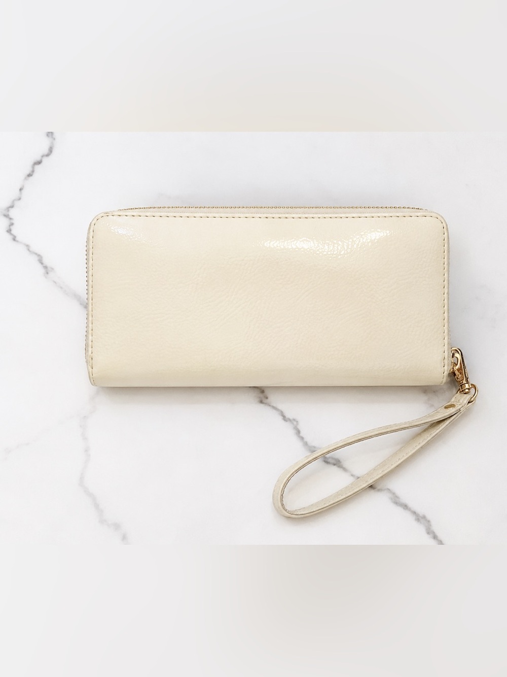 Cream Patent Leather Zip Around Wallet Wristlet Clutch Organizer Travel NWT - Picture 3 of 11
